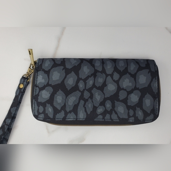 Travelon RFID Blocking Grey Animal Print Continental Wallet Wristlet - Picture 3 of 11